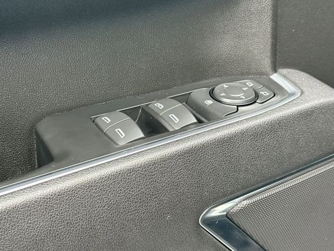 Used 2025 Chevrolet Silverado 1500 LT image 13