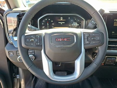 New 2026 GMC Sierra 1500 SLE image 19