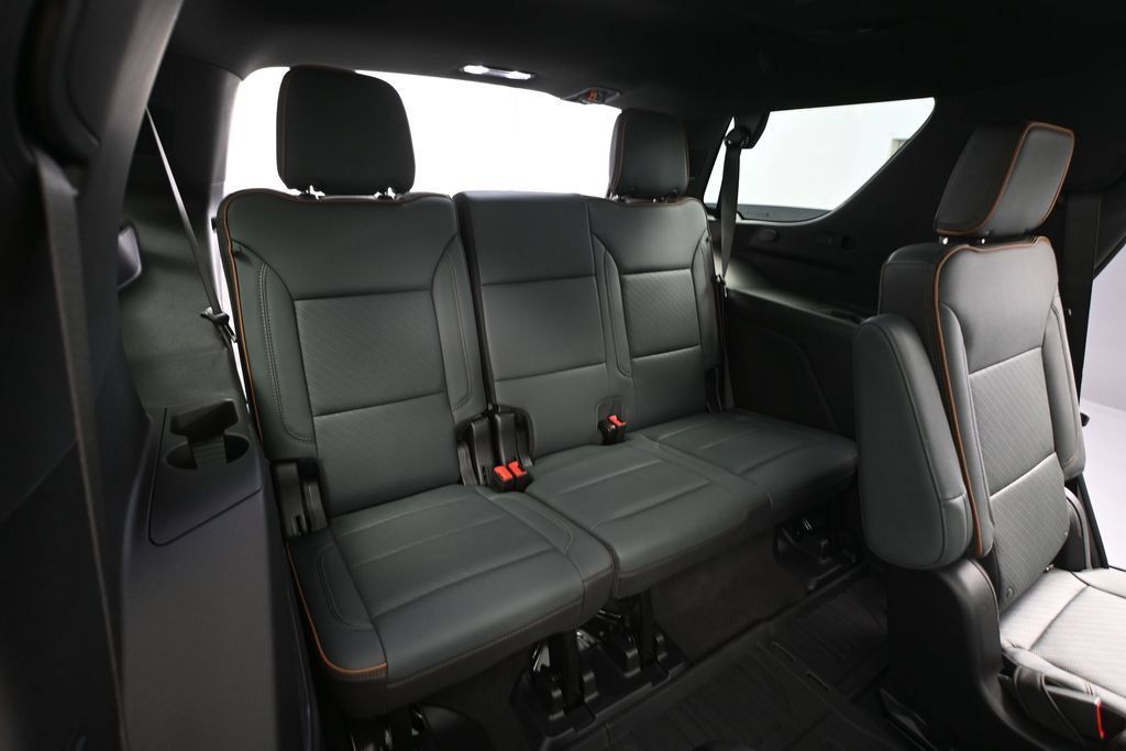 Used 2025 GMC Yukon AT4 AWD/4WD image 44