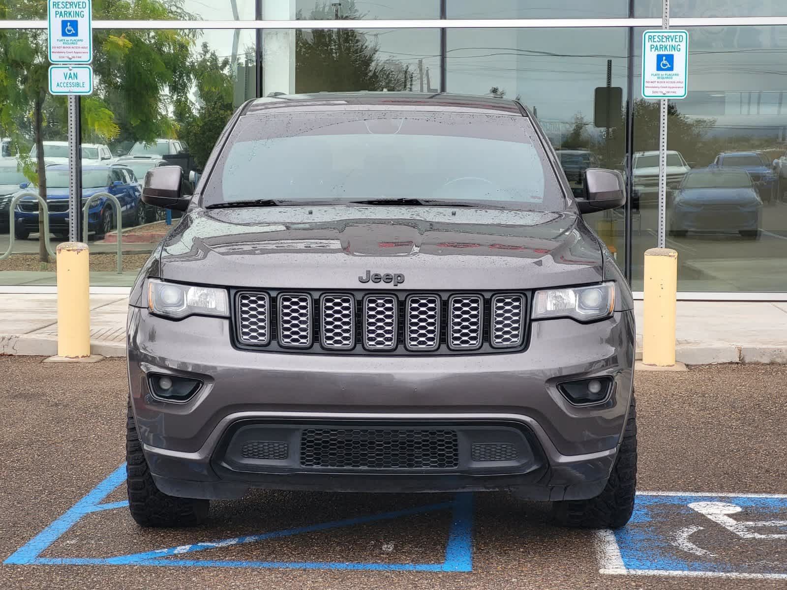 Used 2017 Jeep Grand Cherokee Altitude AWD/4WD image 2