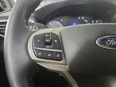 Used 2024 Ford Explorer XLT w/ Equipment Group 202A AWD/4WD image 16