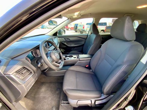 Used 2024 Nissan Rogue S AWD/4WD image 19