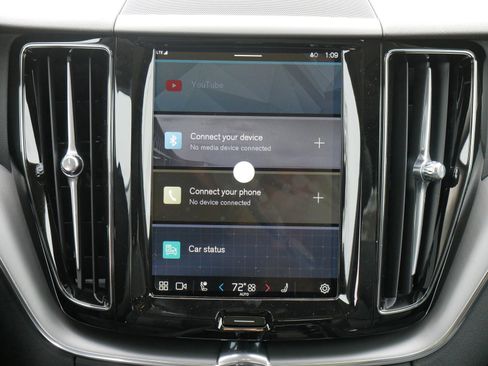 New 2025 Volvo XC60 B5 Core w/ Protection Package Premier image 8