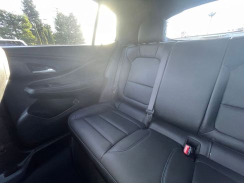 Used 2025 Buick Envista Sport Touring image 39