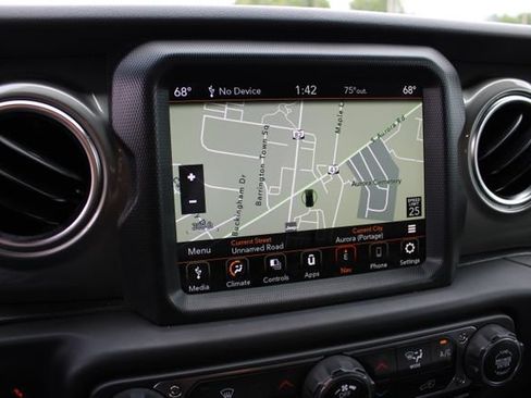 Used 2022 Jeep Wrangler Unlimited Sahara AWD/4WD image 20