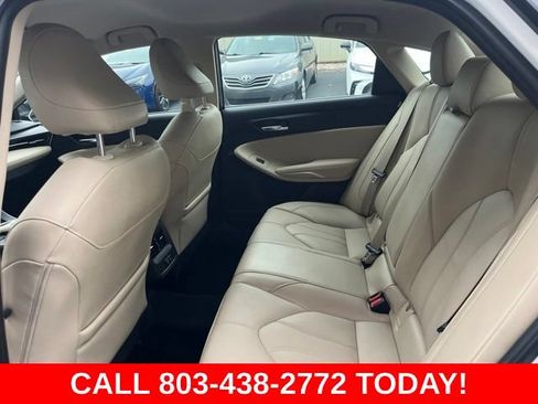 Used 2021 Toyota Avalon XLE w/ Carpet Mat Package (TMS) FWD image 12