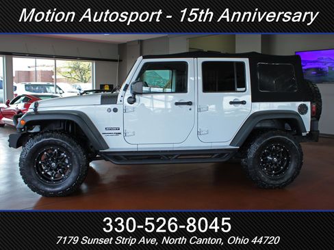 Used 2018 Jeep Wrangler Unlimited Sport S AWD/4WD image 7