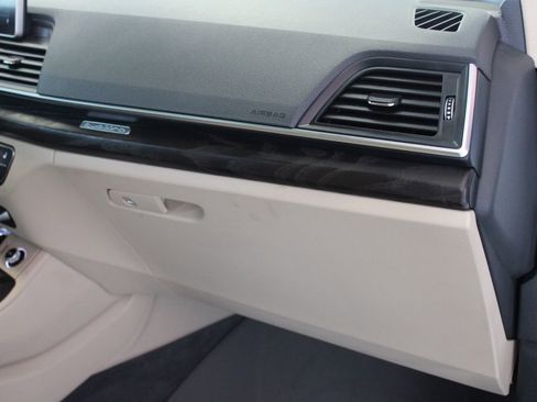 Used 2020 Audi Q5 Prestige AWD/4WD image 33