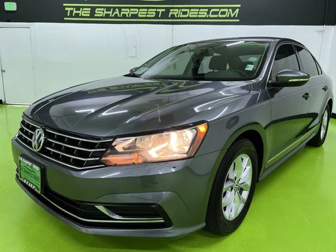 Used 2016 Volkswagen Passat 1.8T S FWD image 5