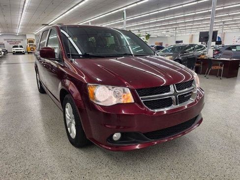 Used 2018 Dodge Grand Caravan SXT FWD image 4