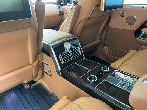 Used 2019 Land Rover Range Rover LWB SV Autobiography image 13