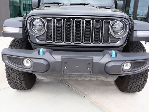 Used 2025 Jeep Wrangler Unlimited Rubicon 4xe w/ Safety Group image 16