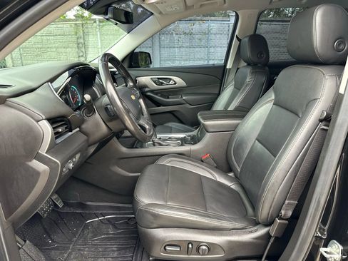 Used 2019 Chevrolet Traverse RS w/ LPO, Floor Liner Package image 10