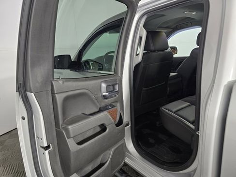 Used 2018 GMC Sierra 1500 SLT image 16