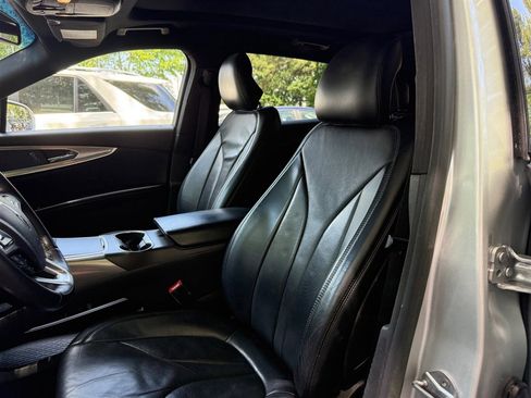Used 2016 Lincoln MKX Reserve w/ Climate Package FWD image 12