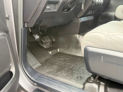 Used 2015 Toyota Tundra SR AWD/4WD image 87