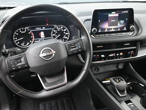 Used 2025 Nissan Rogue SV FWD image 22
