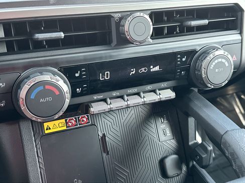 Used 2025 Toyota 4Runner TRD Off-Road Premium image 19