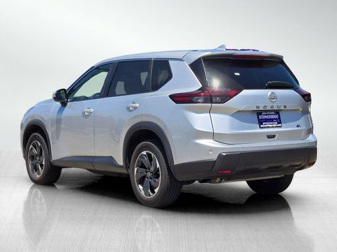 Used 2024 Nissan Rogue SV FWD image 6