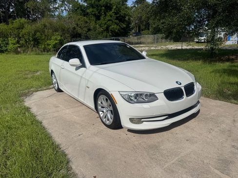 Used 2011 BMW 328i Convertible RWD image 2