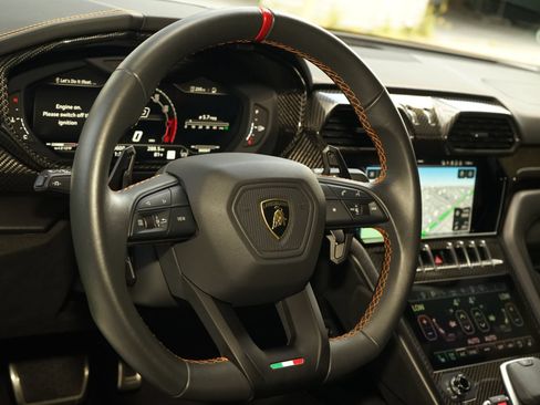 Used 2024 Lamborghini Urus Performante AWD/4WD image 26