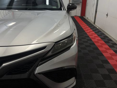 Used 2021 Toyota Camry XSE FWD image 9
