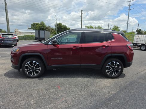 Used 2022 Jeep Compass Limited AWD/4WD image 6