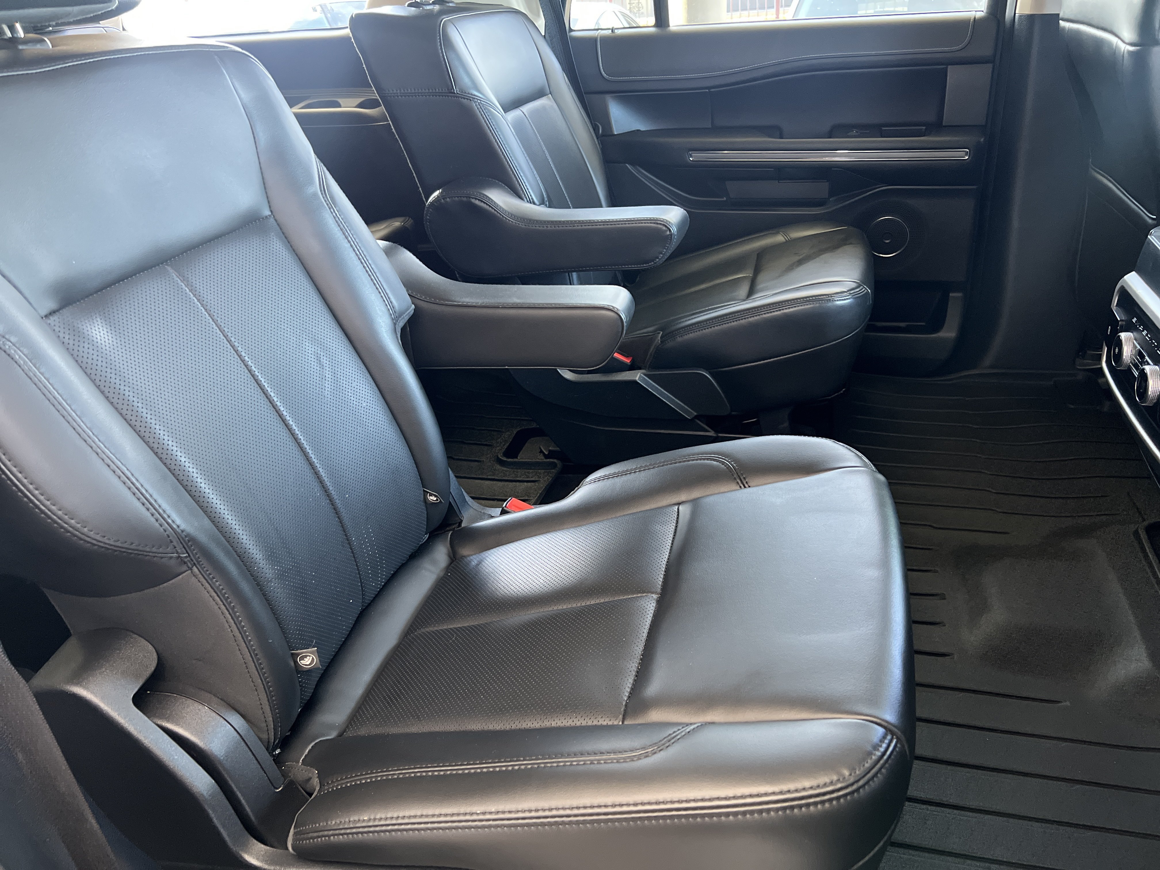 Used 2022 Ford Expedition XLT AWD/4WD image 17