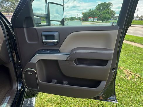 Used 2016 Chevrolet Silverado 2500 LTZ w/ Duramax Plus Package image 20