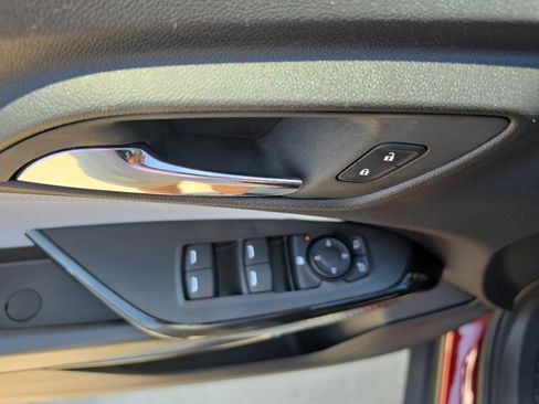 Used 2025 Chevrolet Trax LT w/ LT Convenience Package FWD image 14