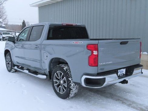 Used 2024 Chevrolet Silverado 1500 LT image 11