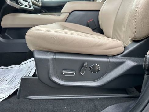 Used 2024 Ford Expedition Limited RWD image 21