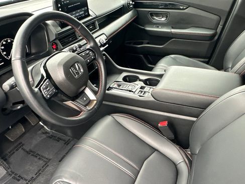 Certified 2025 Honda Pilot TrailSport image 10