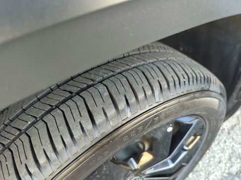 Used 2023 Volkswagen Taos SE w/ Black Wheel Package image 33