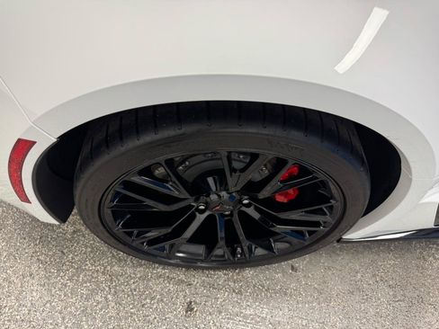 Used 2019 Chevrolet Corvette Z06 RWD image 35