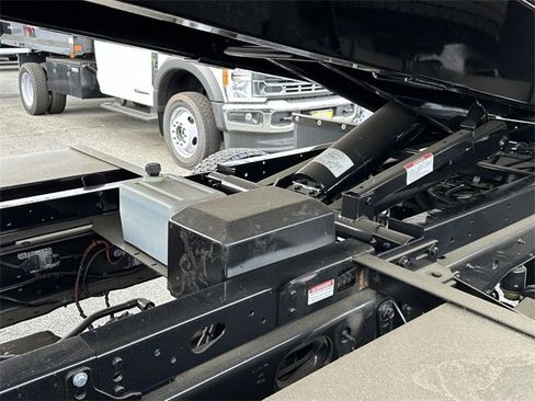 New 2024 Ford F550 4x4 Regular Cab Super Duty image 43