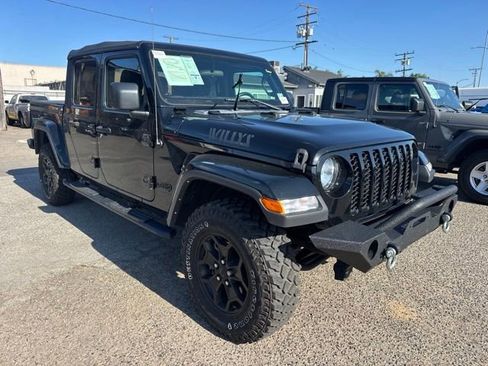 Used 2022 Jeep Gladiator Overland AWD/4WD image 3