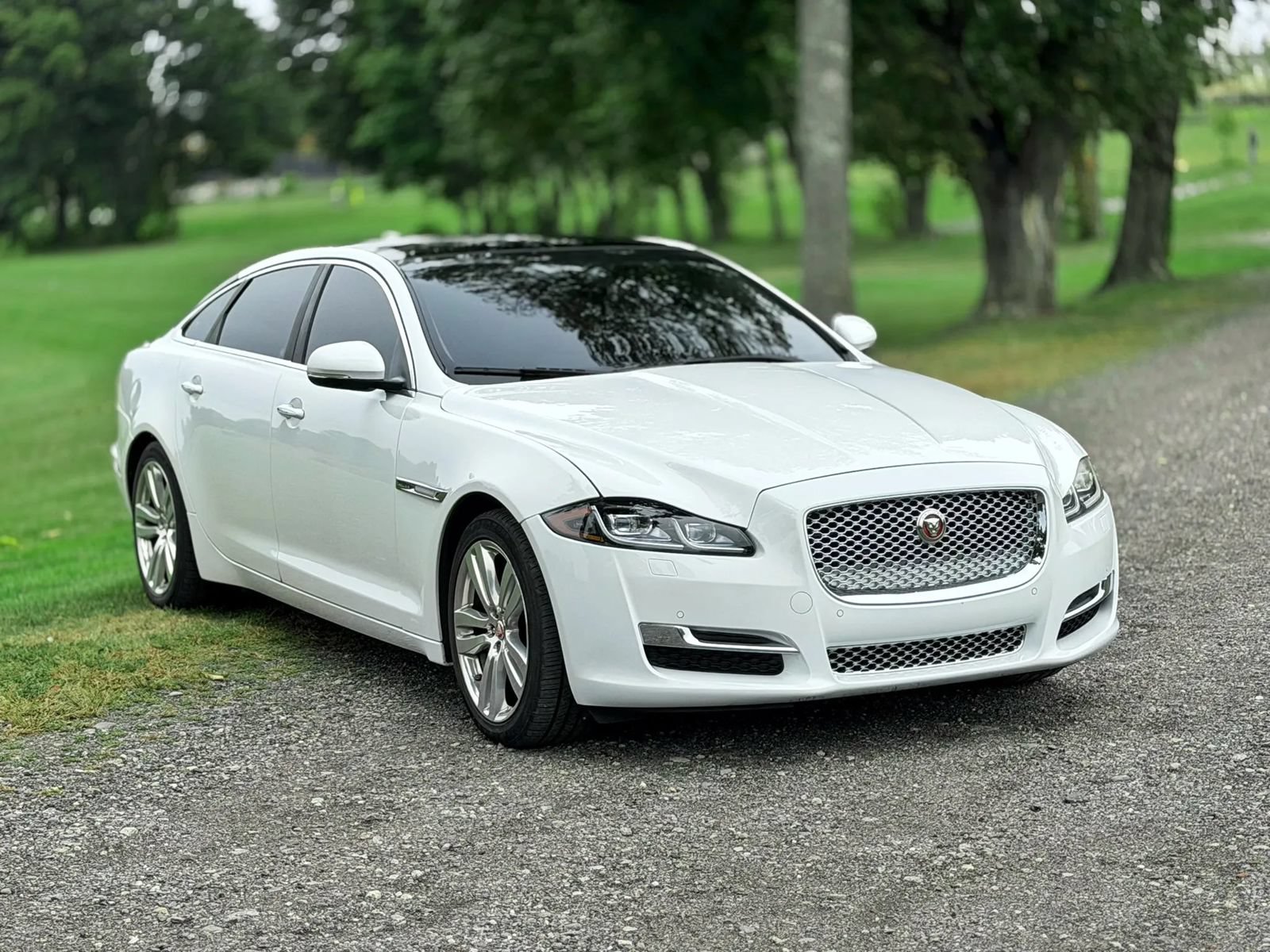 Used 2017 Jaguar XJ L Portfolio AWD/4WD image 40