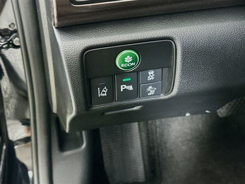 Used 2016 Honda Accord Touring image 16