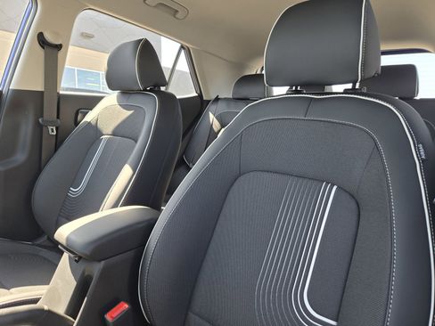 New 2025 Hyundai Venue Limited image 14