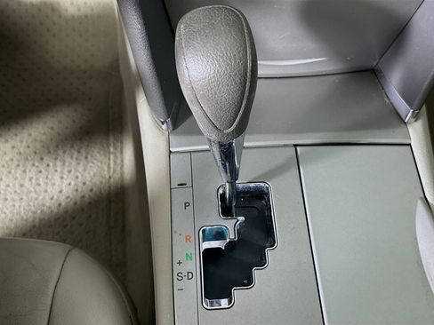 Used 2011 Toyota Camry LE w/ LE Extra-Value Pkg image 24