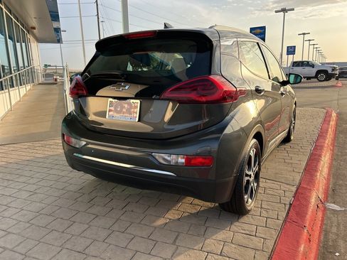 Used 2020 Chevrolet Bolt Premier w/ Infotainment Package image 5