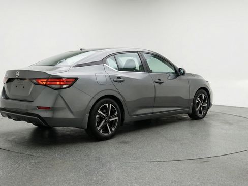 Used 2025 Nissan Sentra SV FWD image 9