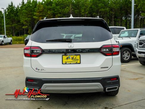 Used 2023 Honda Pilot Touring image 5