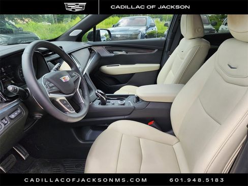 New 2025 Cadillac XT5 Sportv w/ Technology Package image 8