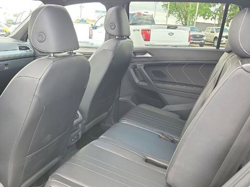 Used 2024 Volkswagen Tiguan SE R-Line w/ MDO Package, Three-Row image 9