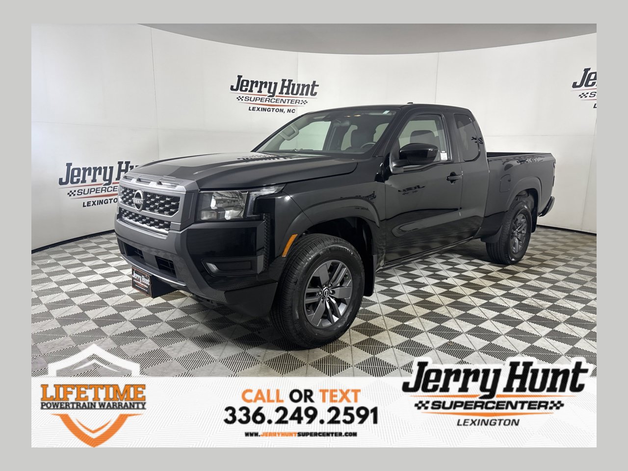 Used 2025 Nissan Frontier SV AWD/4WD image 1