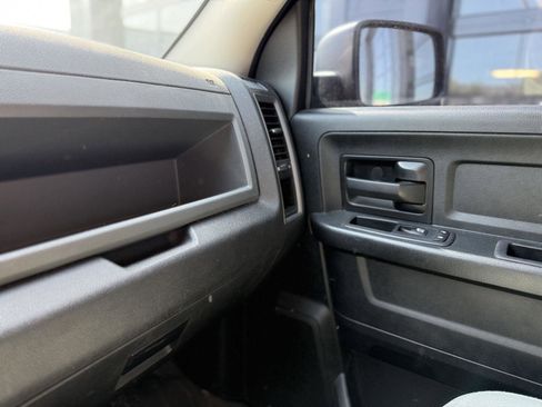 Used 2017 RAM 1500 Express image 10