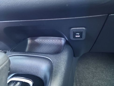 Used 2023 Toyota Corolla LE image 30