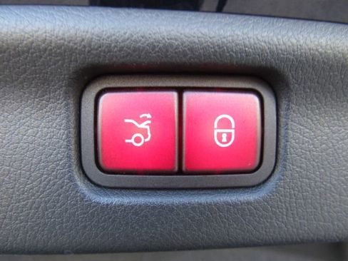 Used 2022 Mercedes-Benz C 300 Sedan image 29